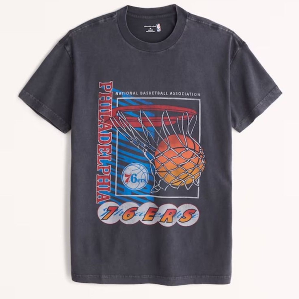 NWT Abercrombie Philadelphia 76ers Graphic Tee in Charcoal Grey